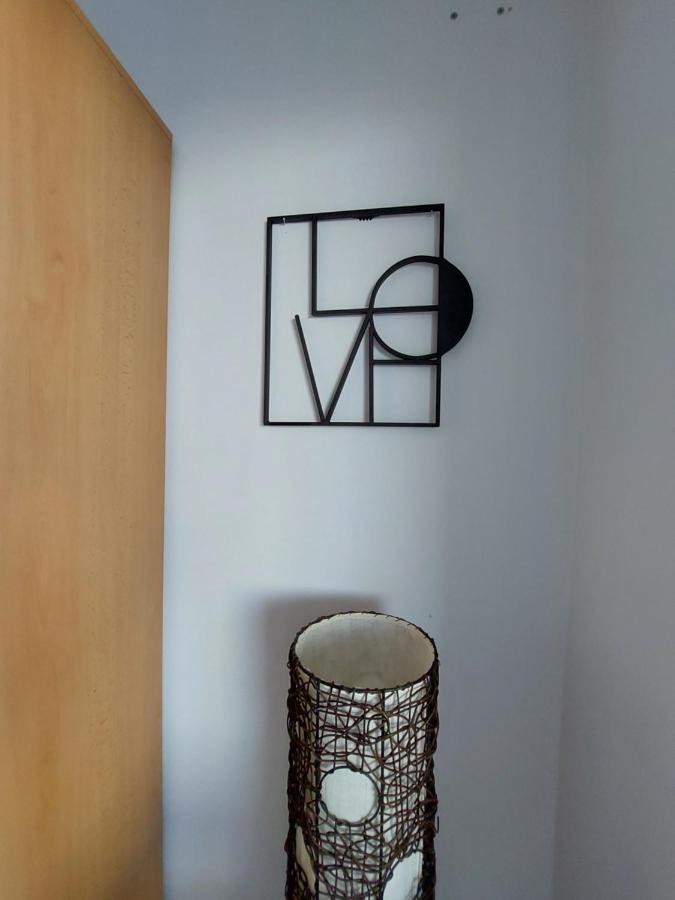 Tower Apartment With Private Terrace Next To Uno Viena Exterior foto