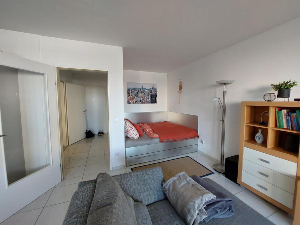 Tower Apartment With Private Terrace Next To Uno Viena Exterior foto